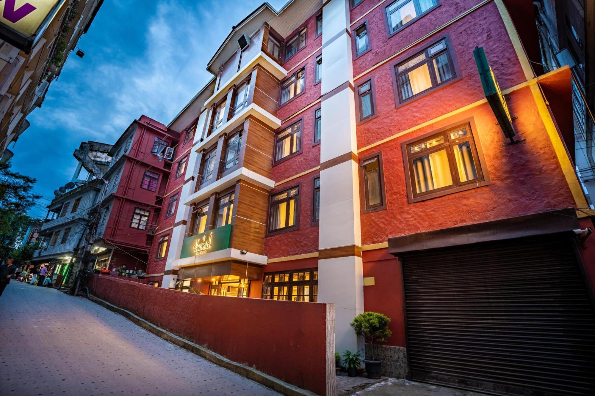 Muscatel Central Hotel - Dzeemkhang جانجتوك المظهر الخارجي الصورة