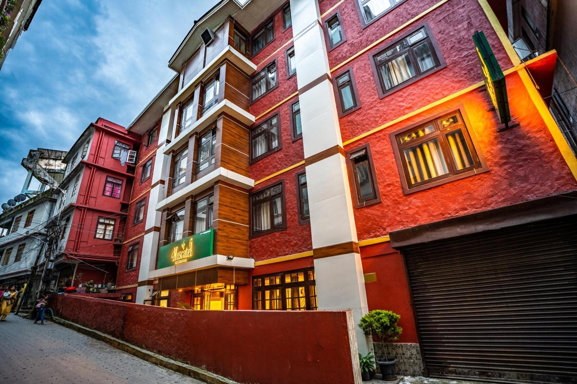 Muscatel Central Hotel - Dzeemkhang جانجتوك المظهر الخارجي الصورة